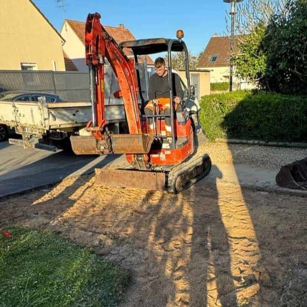 terrassement du terrain en préparation à auneau 28700